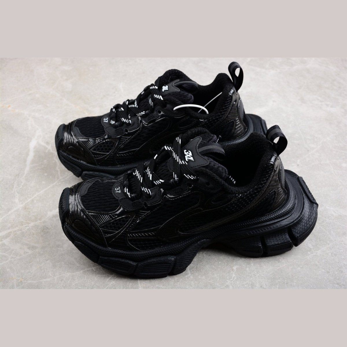 BALENCIAGA 3XL x TOUT NOIR