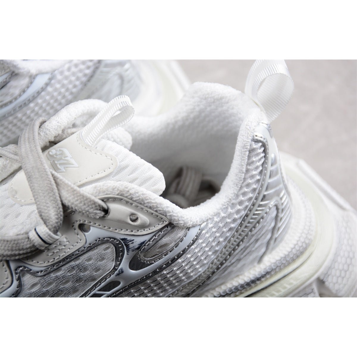 BALENCIAGA 3XL x TOUT BLANC