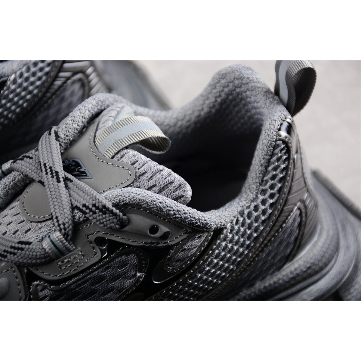 BALENCIAGA 3XL x BAL GRIS NOIR