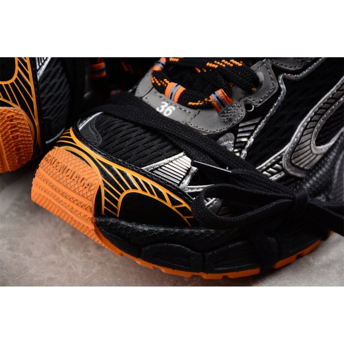 BALENCIAGA 3XL x NOIR ORANGE GRIS