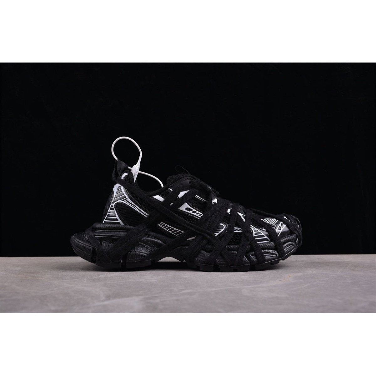 BALENCIAGA 3XL x NOIR BLANC