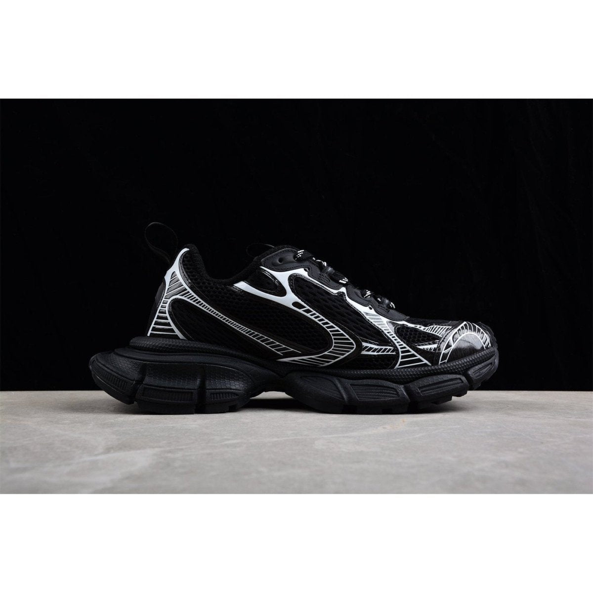 BALENCIAGA 3XL x NOIR BLANC