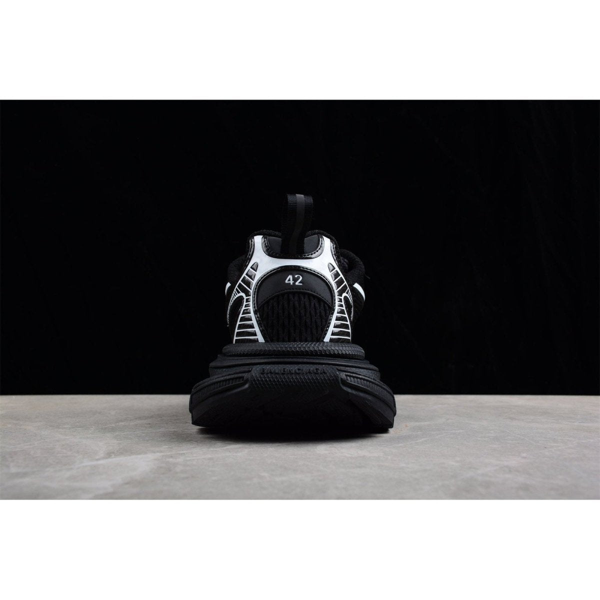 BALENCIAGA 3XL x NOIR BLANC