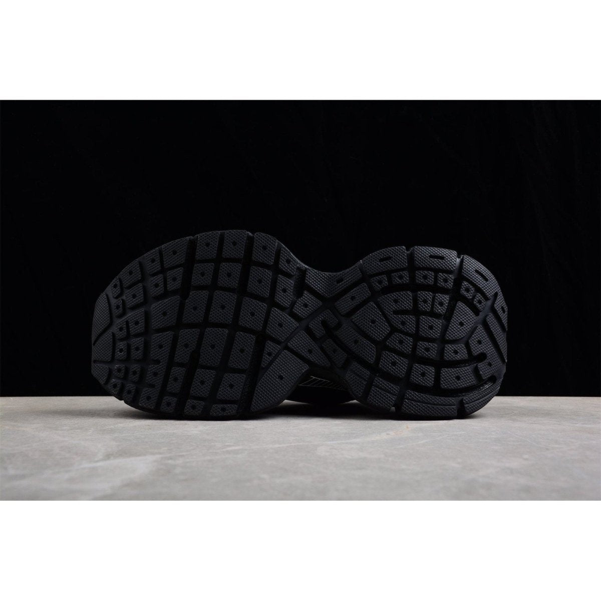 BALENCIAGA 3XL x NOIR BLANC