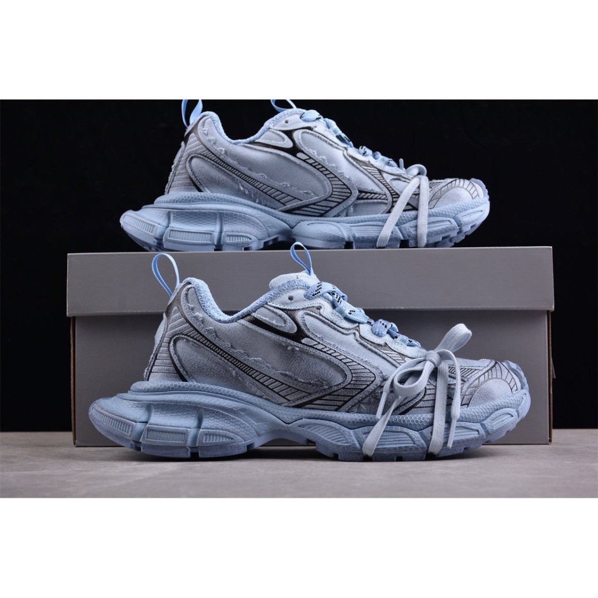 BALENCIAGA 3XL x BLEU CYAN