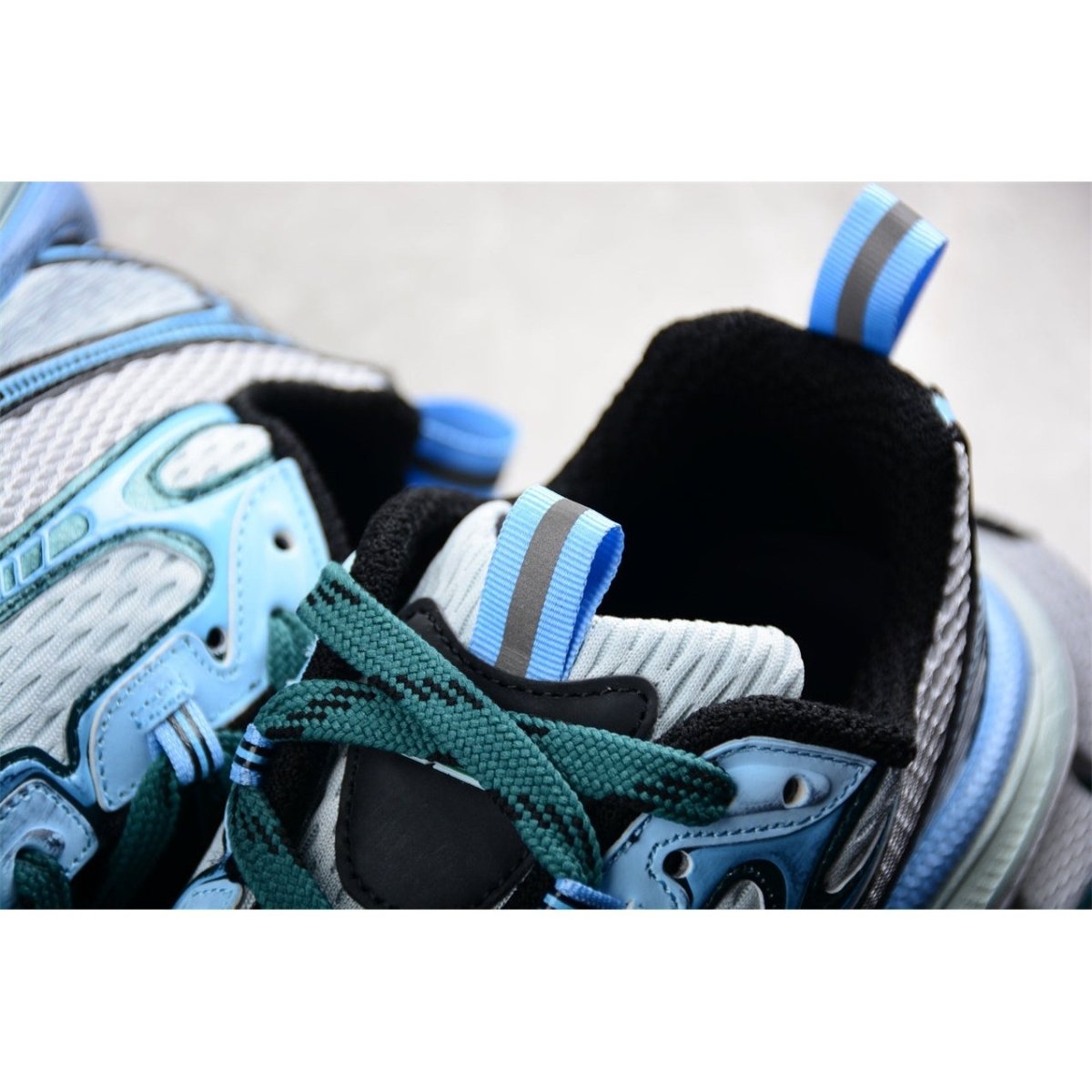 BALENCIAGA 3XL x VERT MALACHITE