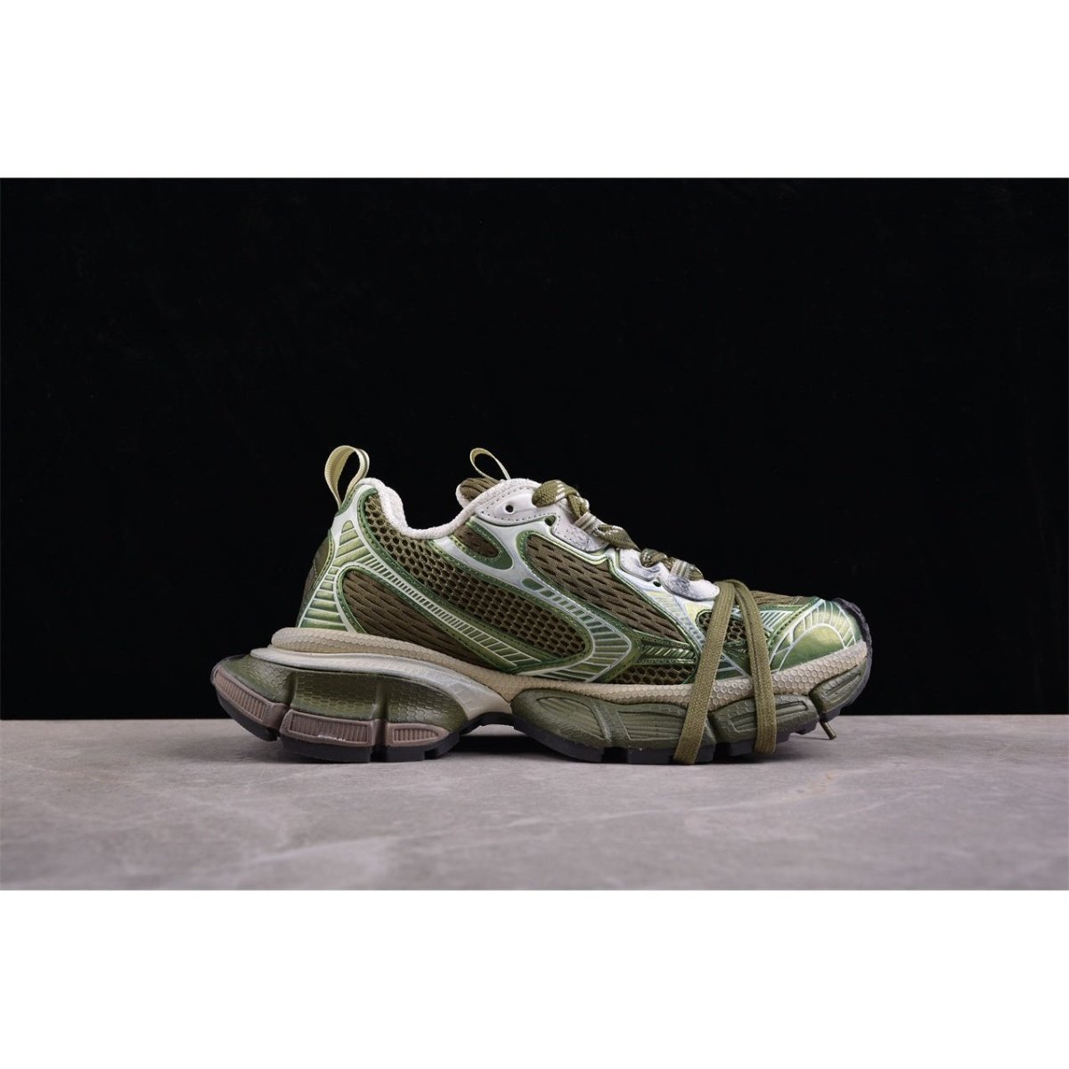 BALENCIAGA 3XL x VERT OLIVE