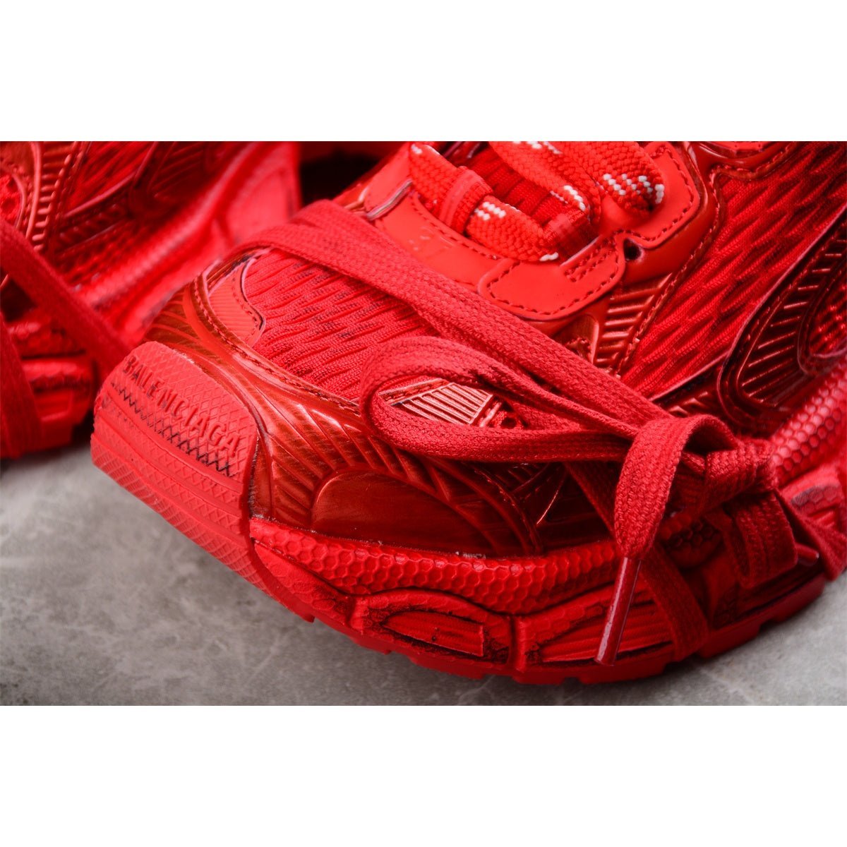 BALENCIAGA 3XL x ROUGE