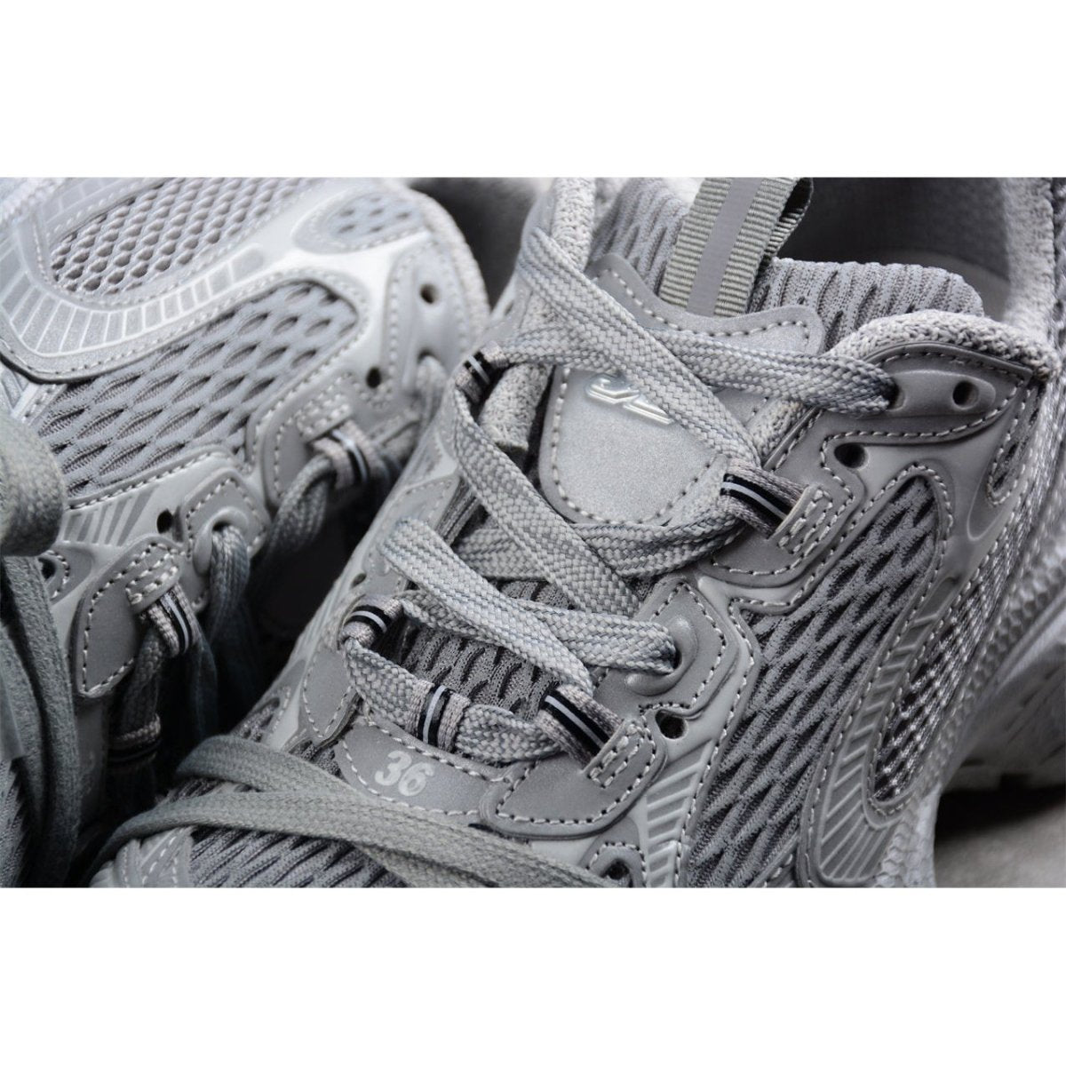 BALENCIAGA 3XL x GRIS RÉFLÉCHISSANT