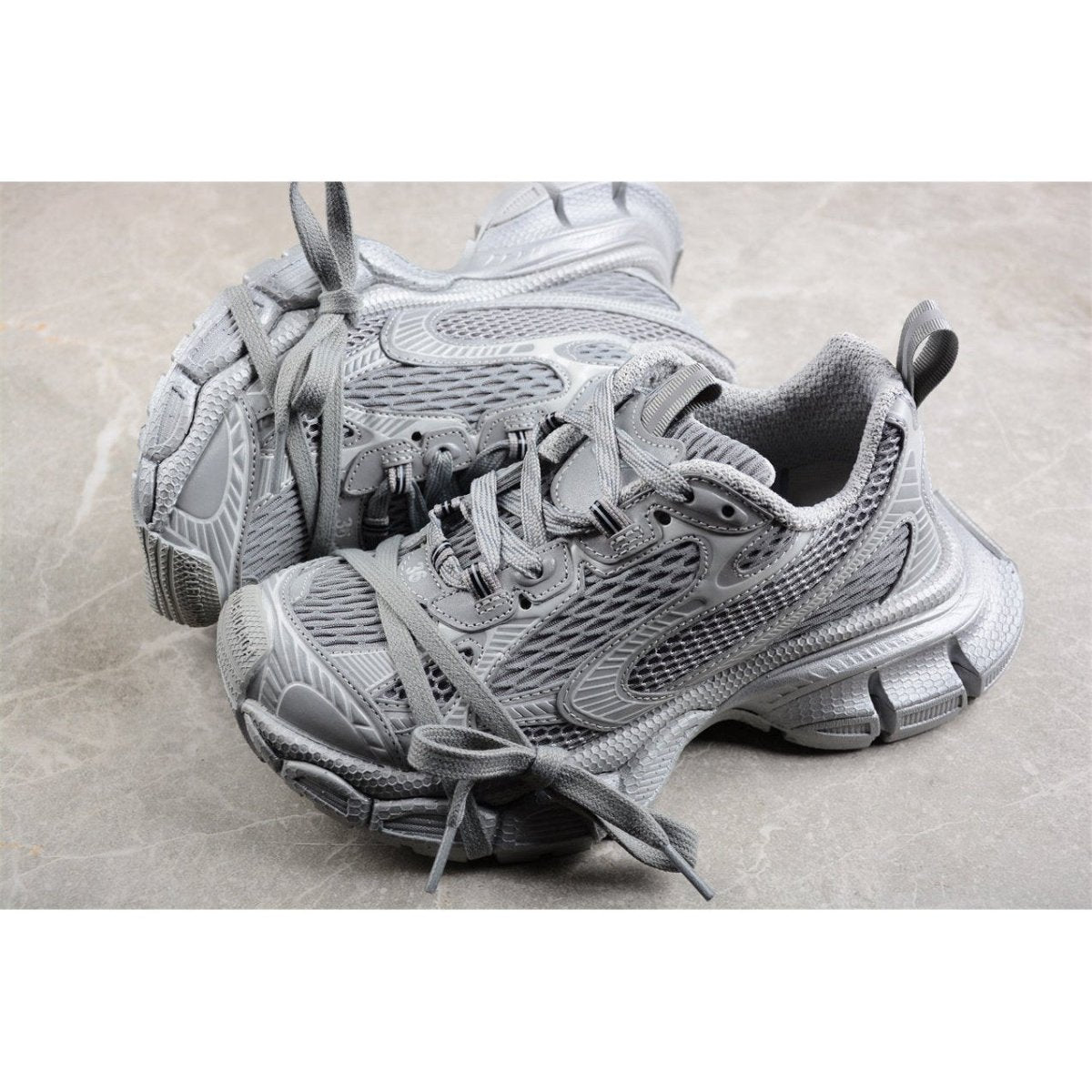 BALENCIAGA 3XL x GRIS RÉFLÉCHISSANT