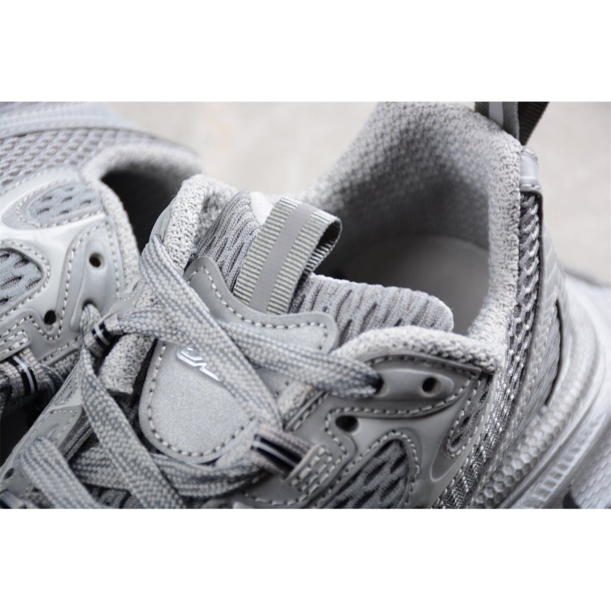 BALENCIAGA 3XL x GRIS RÉFLÉCHISSANT