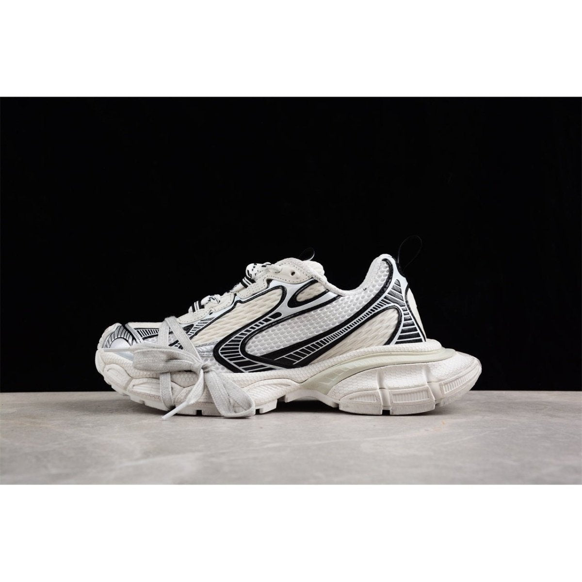 BALENCIAGA 3XL x BLANC NOIR