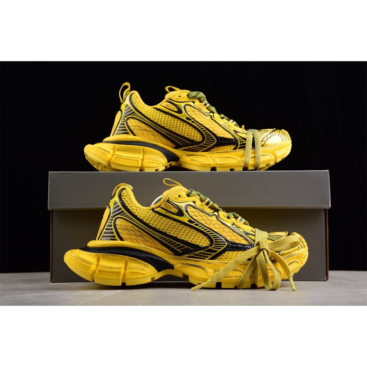 BALENCIAGA 3XL x JAUNE NOIR