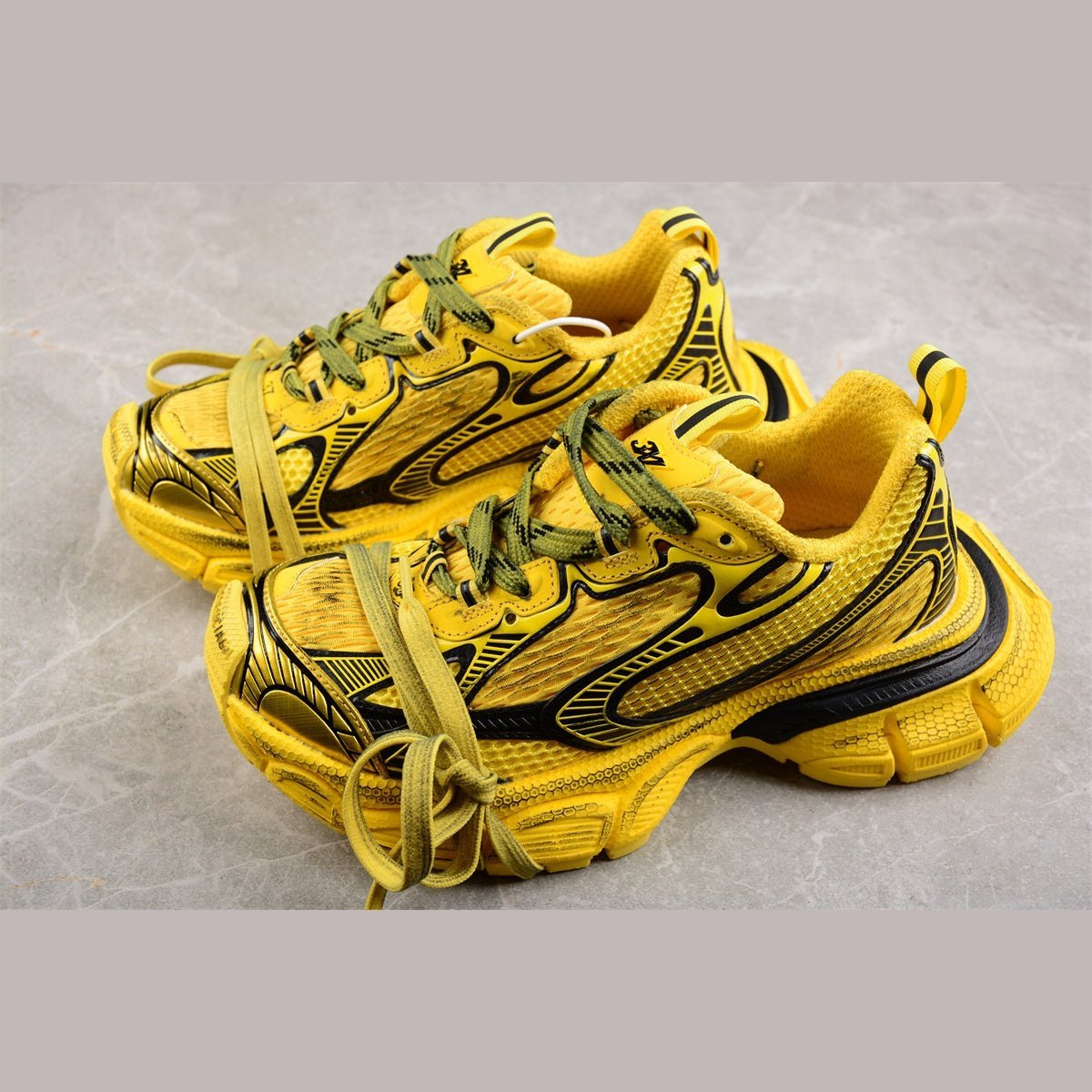 BALENCIAGA 3XL x JAUNE NOIR