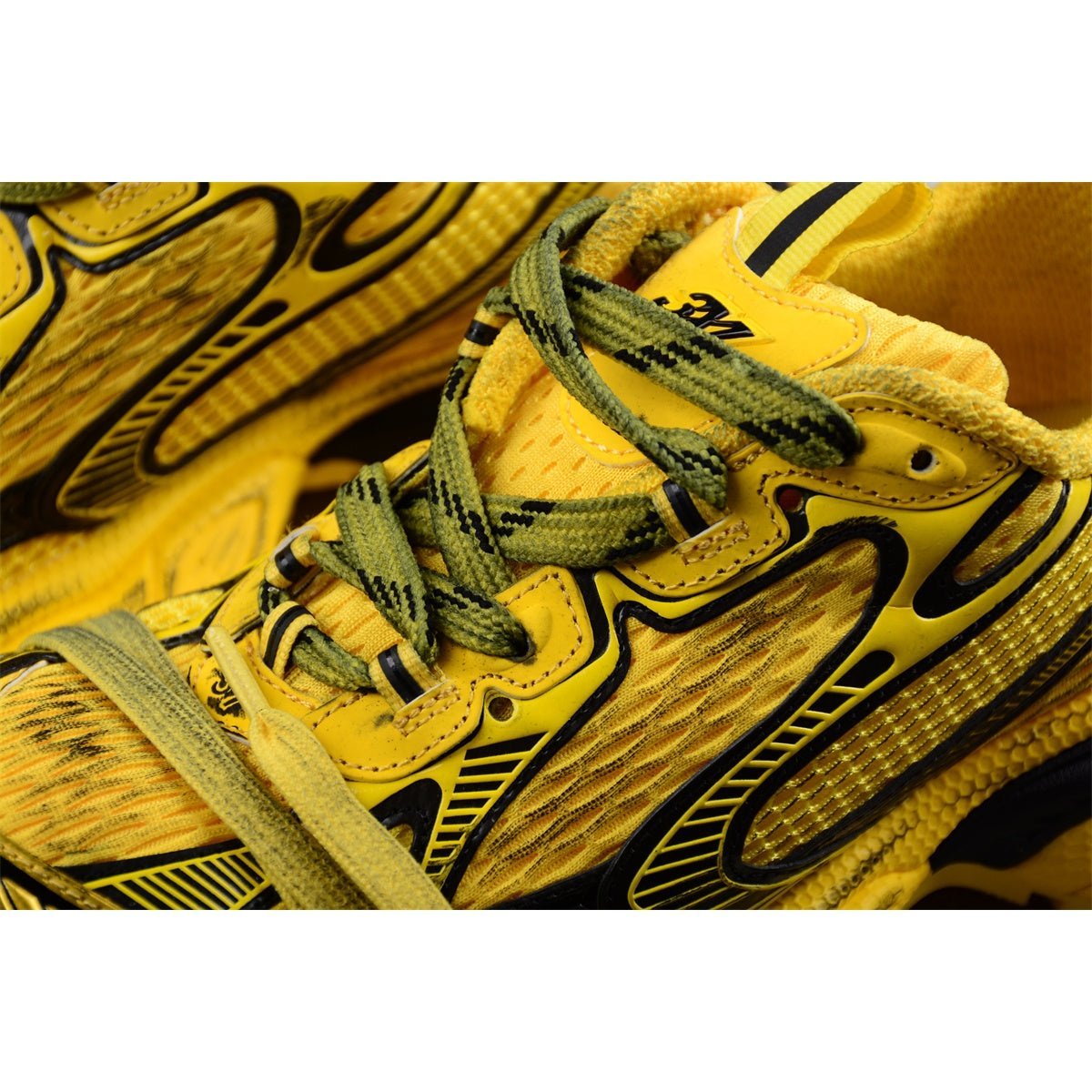 BALENCIAGA 3XL x JAUNE NOIR