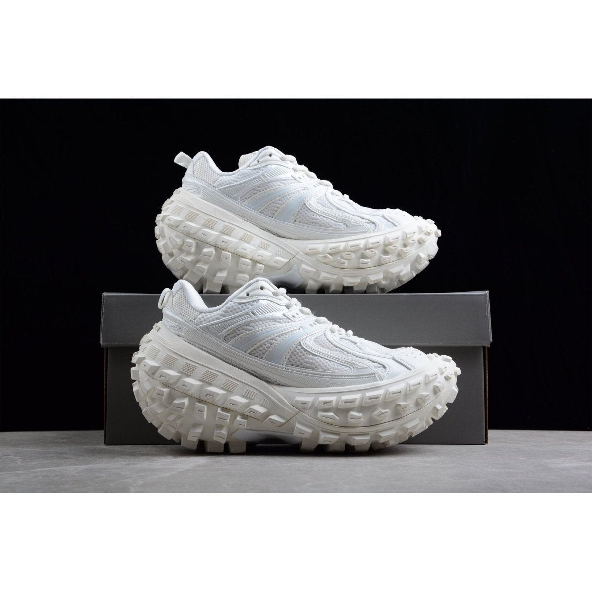 BALENCIAGA DEFENDER x BLANC