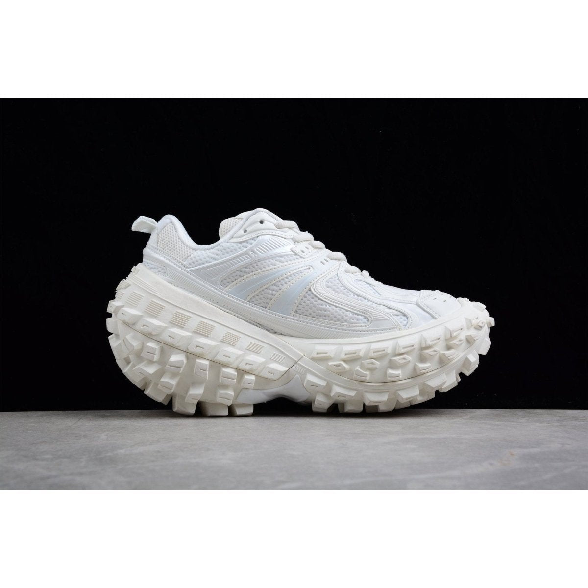 BALENCIAGA DEFENDER x BLANC