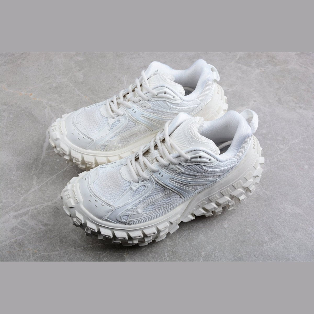 BALENCIAGA DEFENDER x BLANC