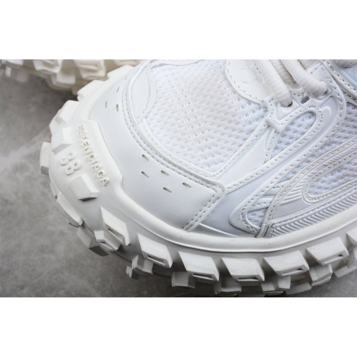 BALENCIAGA DEFENDER x BLANC