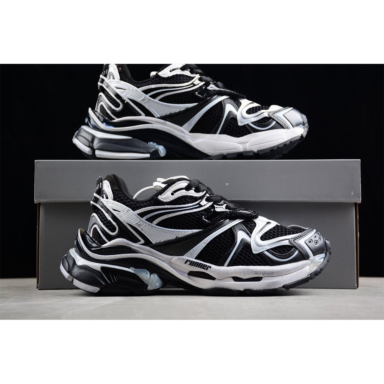 BALENCIAGA RUNNER x NOIR BLANC