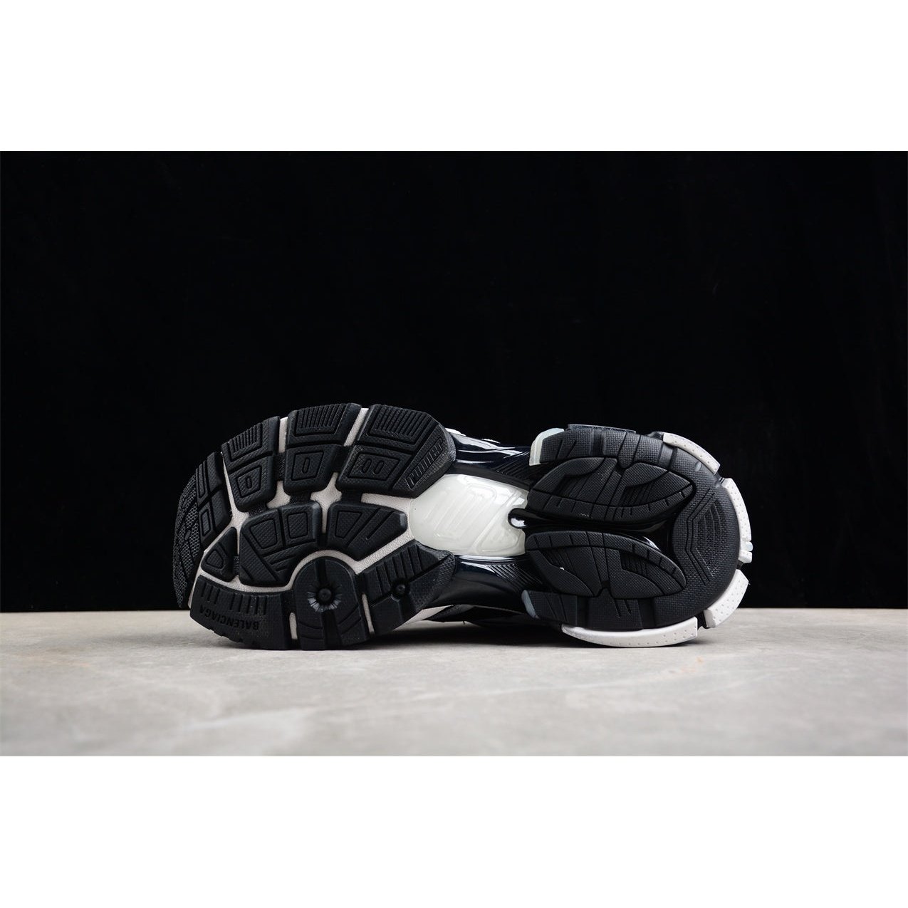 BALENCIAGA RUNNER x NOIR BLANC