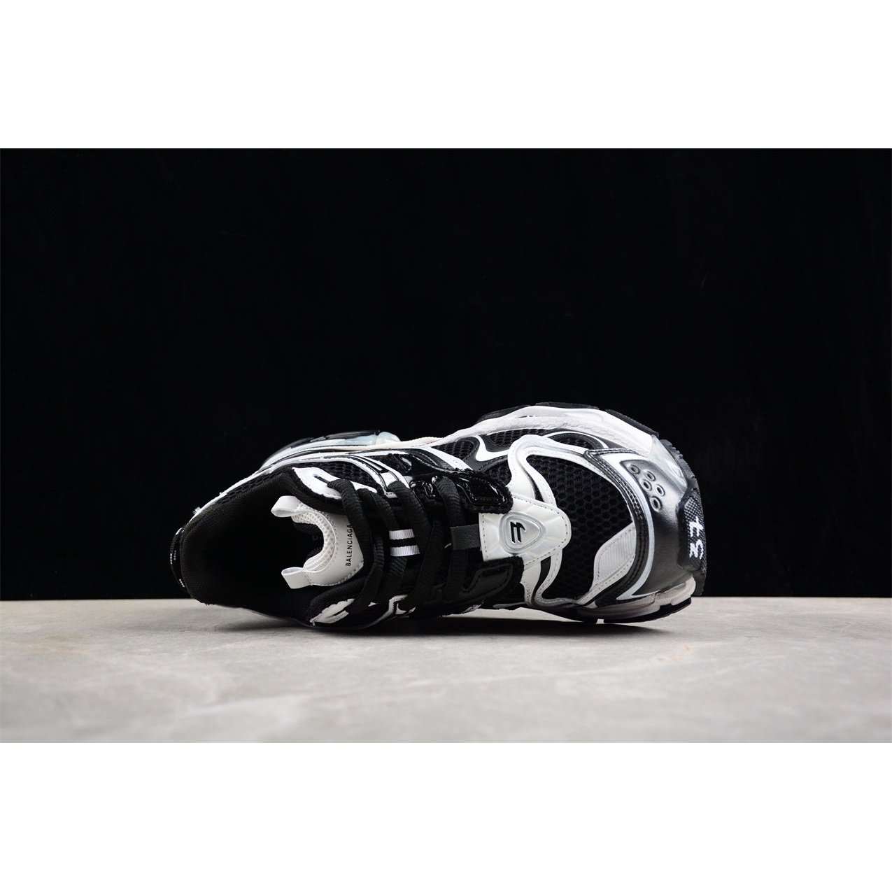 BALENCIAGA RUNNER x NOIR BLANC