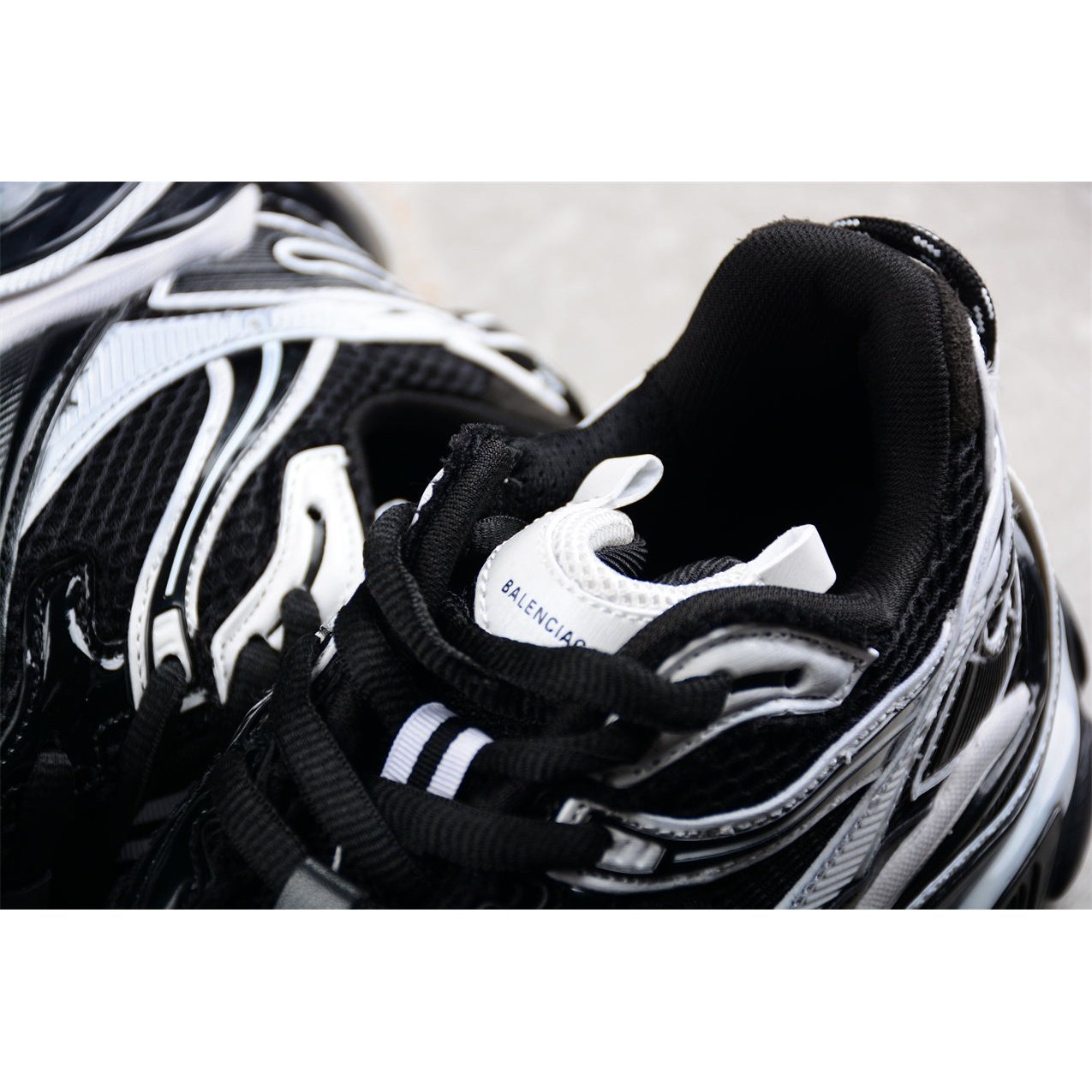 BALENCIAGA RUNNER x NOIR BLANC