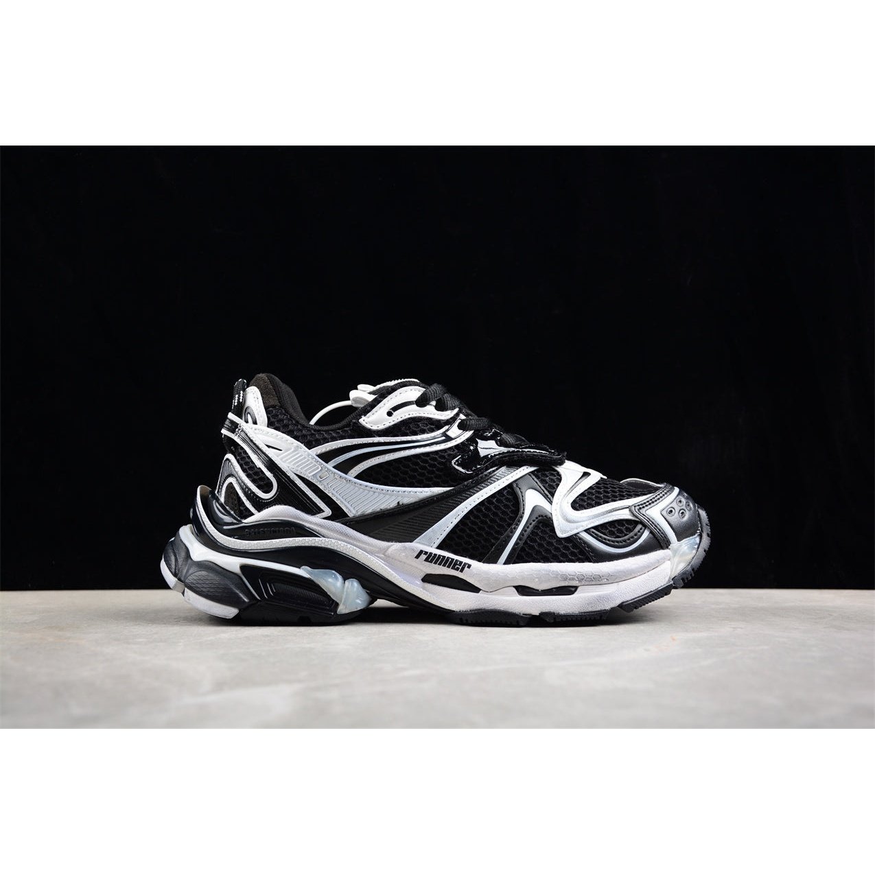 BALENCIAGA RUNNER x NOIR BLANC