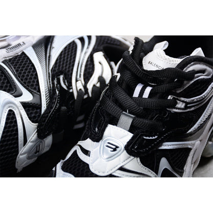 BALENCIAGA RUNNER x NOIR BLANC