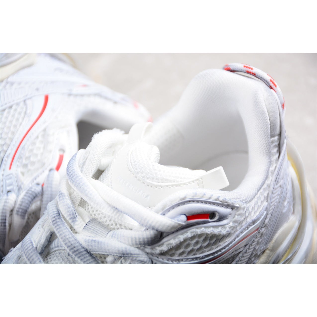 BALENCIAGA RUNNER x BLANC BEIGE ROUGE