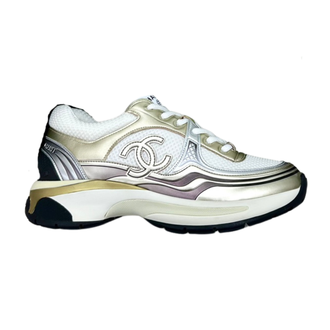 Baskets Chanel CC Runners blanches et dorées