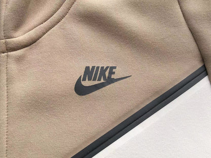 Sweat à capuche Nike Tech Fleece x Bois de santal/Blanc os clair