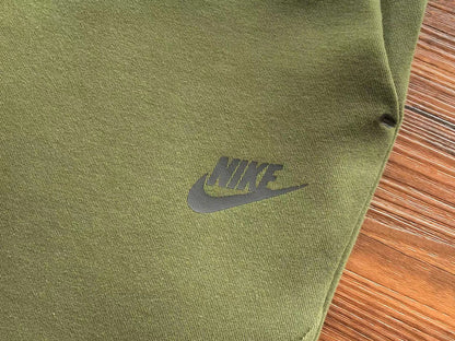 Pantalon polaire technique Nike x Vert olive