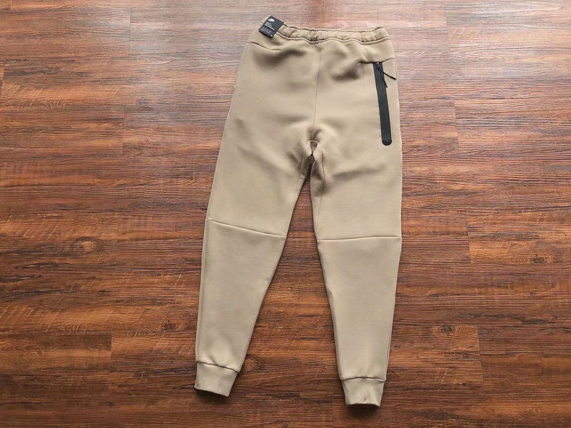 Pantalon en polaire technique Nike x Bois de santal/Blanc os clair