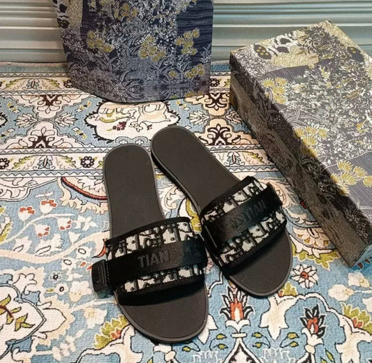 SANDALES À BRIDE CD