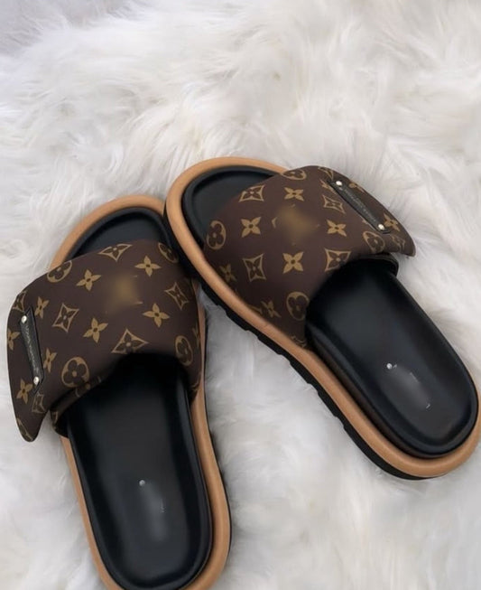 LV PILLOW MULE MARRON