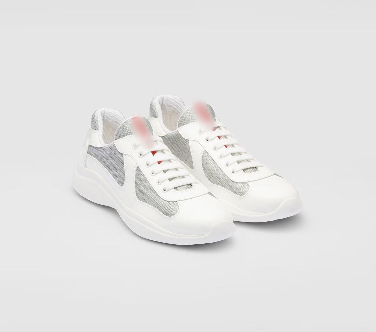 Tasses blanches Prada