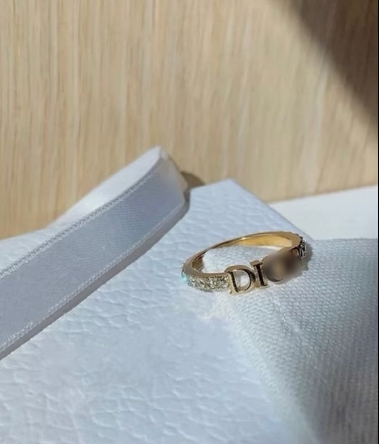 Bague Dior scintillante