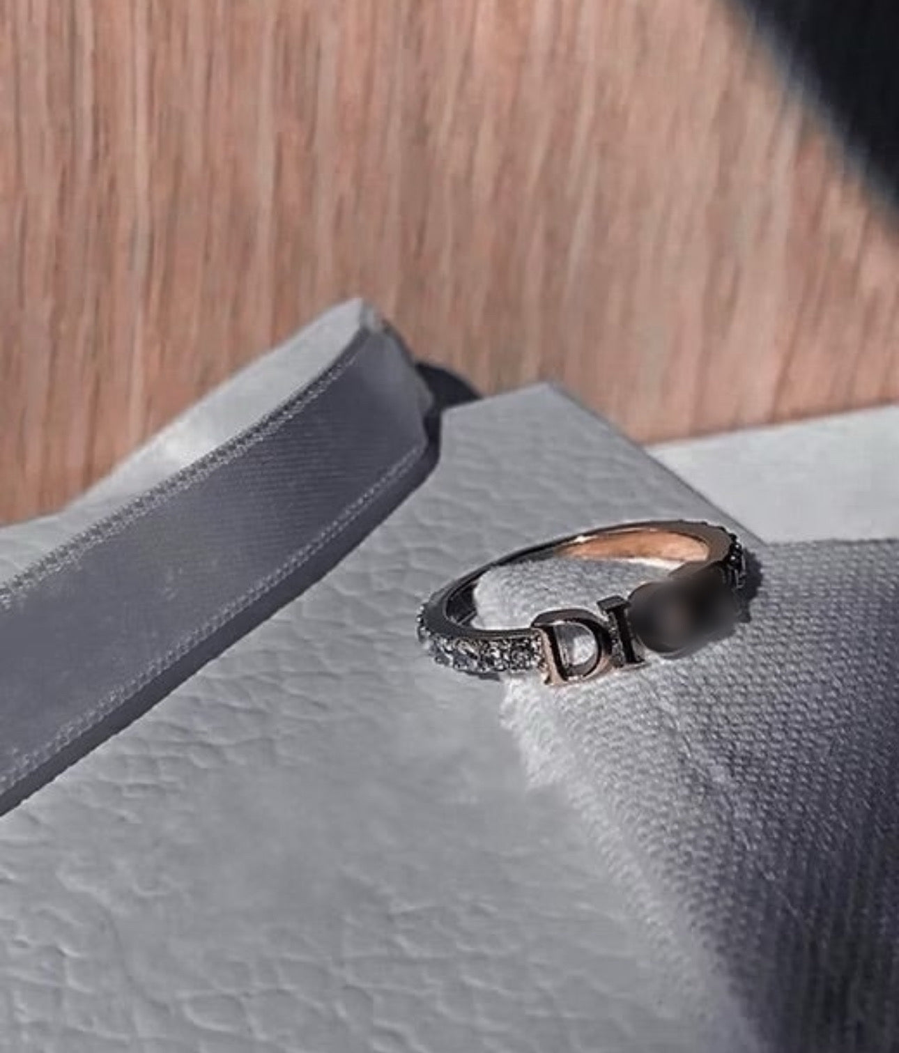 Bague Dior scintillante