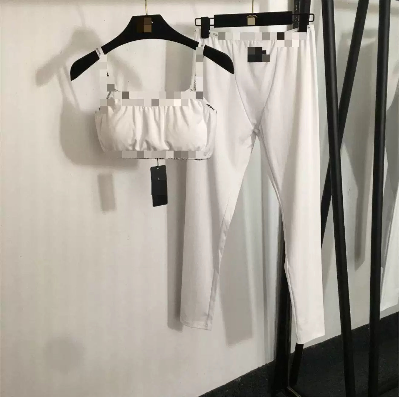 ENSEMBLE DE LEGGING COURT SKIMS