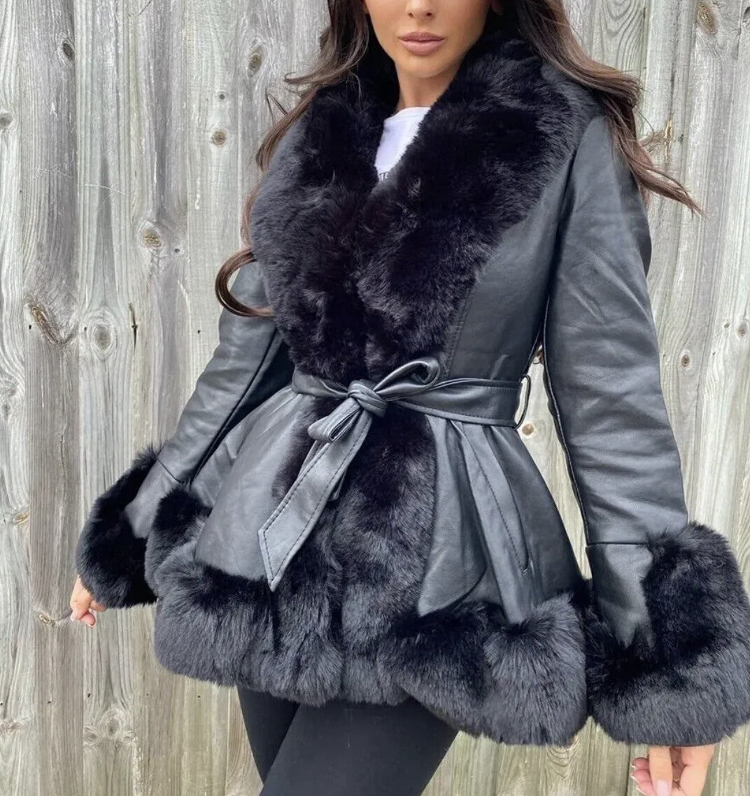 MANTEAU EN CUIR DE LUXE AVEC FOURRURE NOIRE