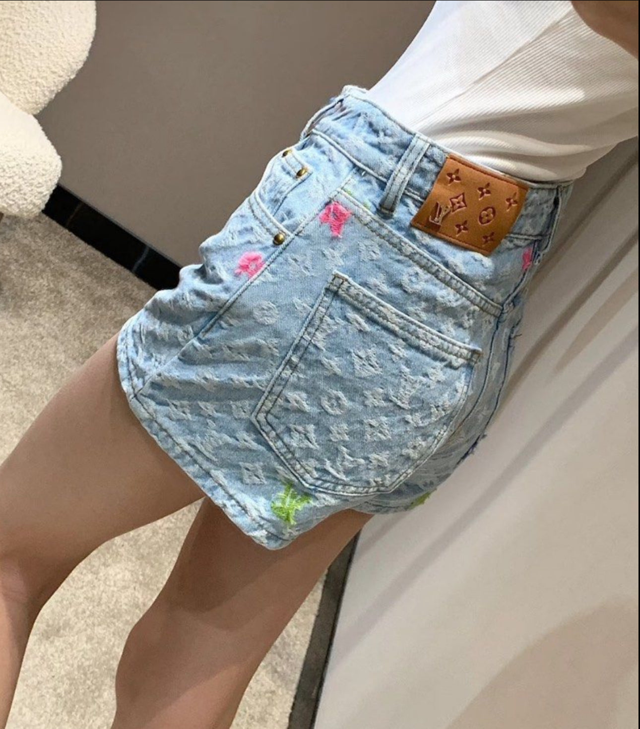 Short en jean monogrammé LV