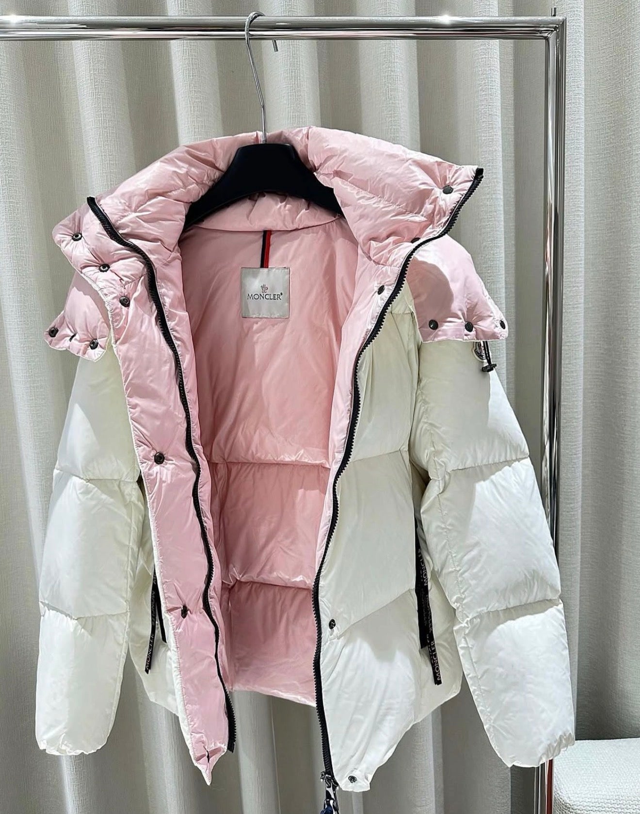Manteau Moncler blanc et rose