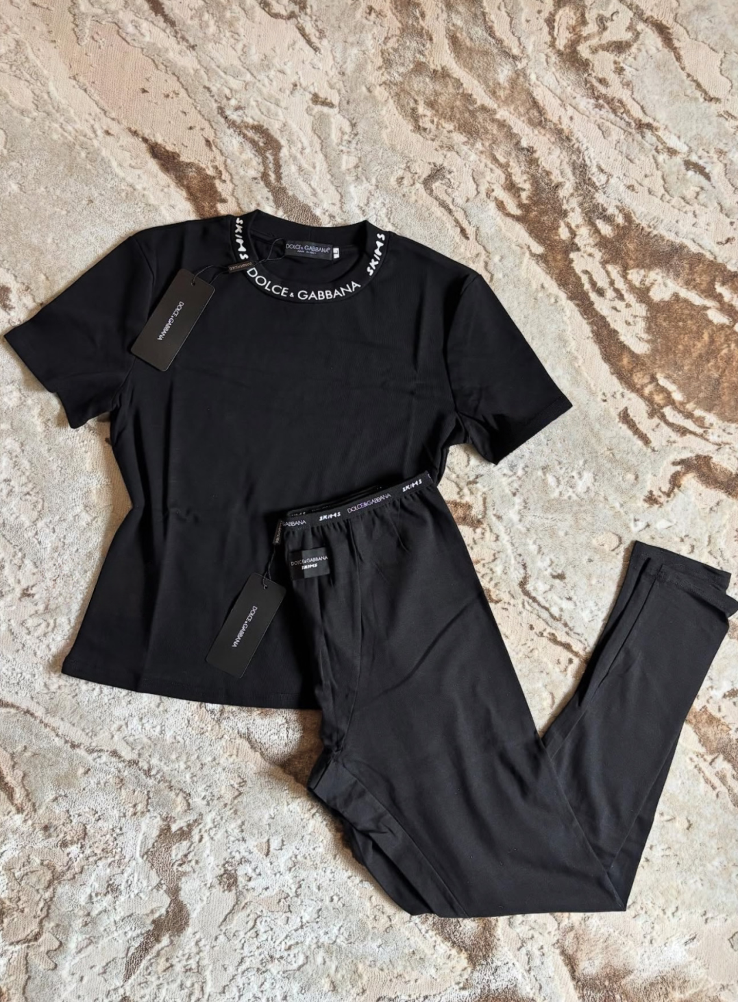 ENSEMBLE DE LEGGINGS NOIRS SKIMS