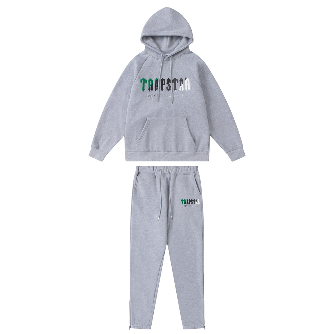 Survêtement gris décodé