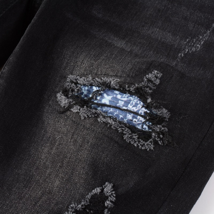 Jean à patchs noirs Amr Bandana