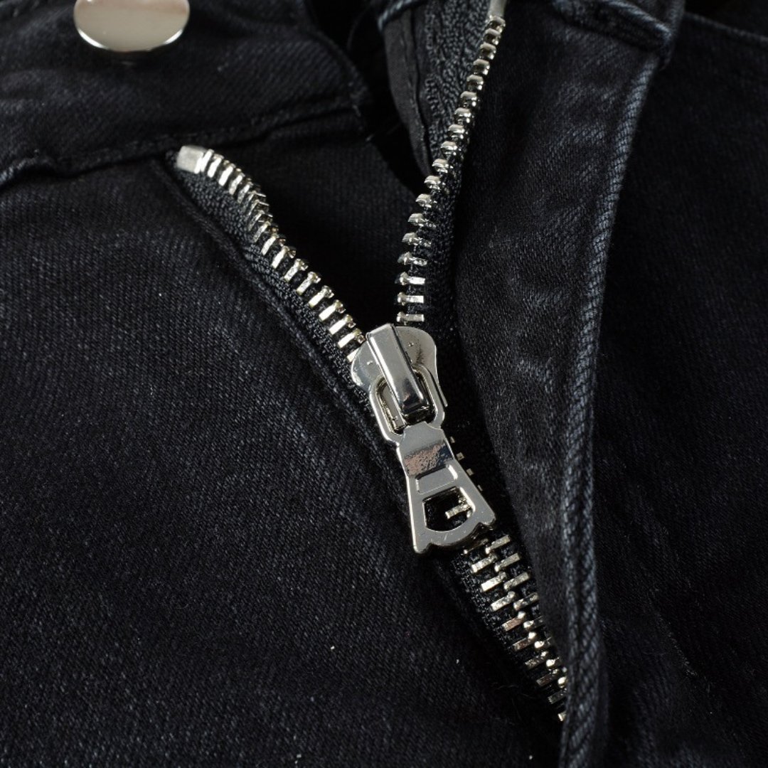 Jean déchiré Amr Black