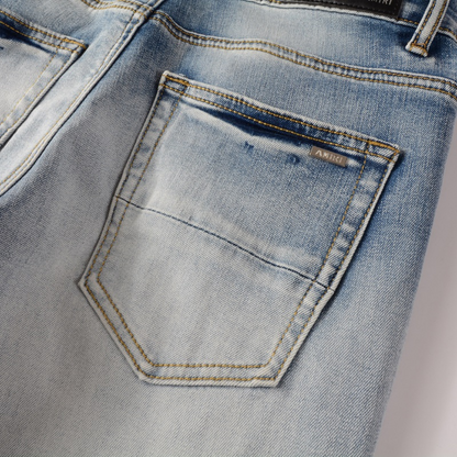 Jean délavé à logo Amr