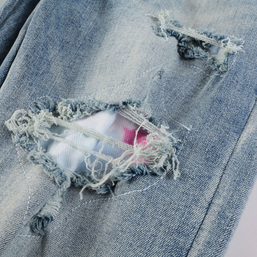 Jean délavé à logo Amr