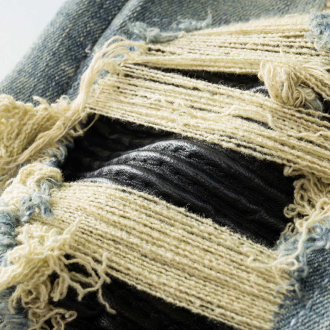 Jean Amr déchiré à patchs